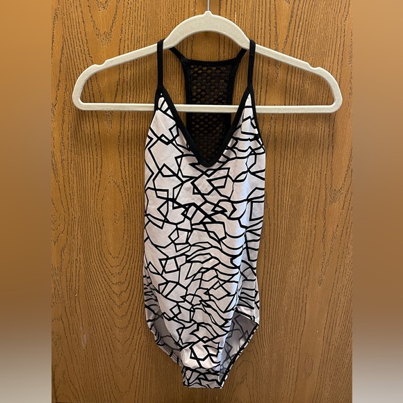 Eleve Dancewear Other - Eleve Leotard